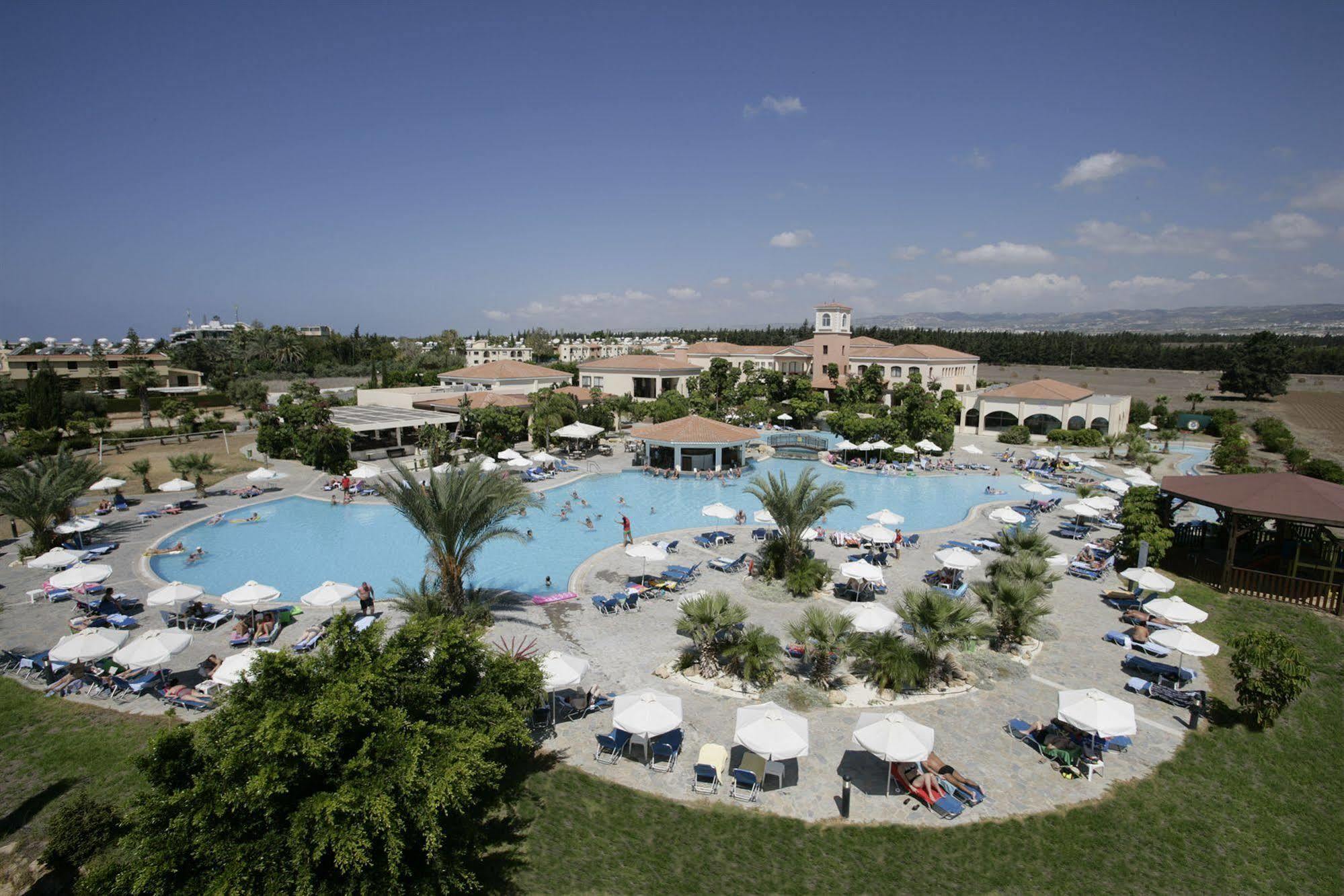 Avanti Holiday Village Paphos Exterior photo