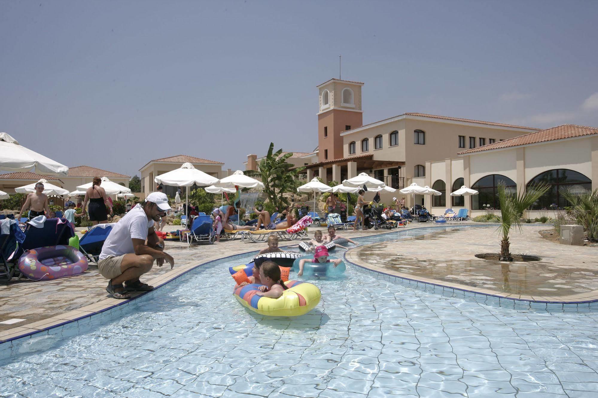 Avanti Holiday Village Paphos Exterior photo